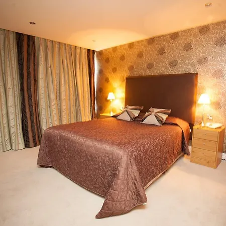 Earl Of Desmond Hotel 3*